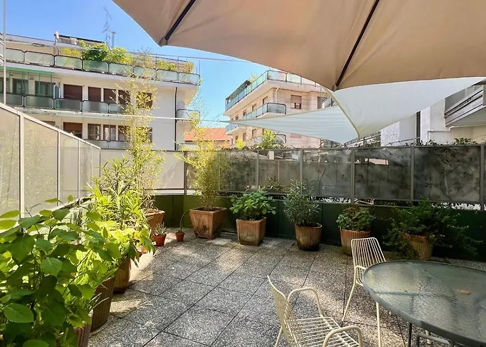 아파트 Sailor House 아로나